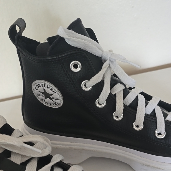 NWOT Chuck Taylor Converse Black and White High-Top Sneakers - Picture 2 of 8